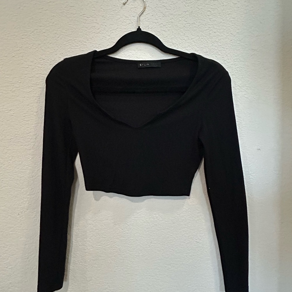 Black long sleeve croptop